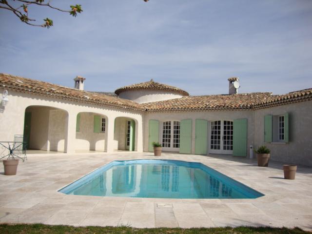 façade chateauneuf le rouge